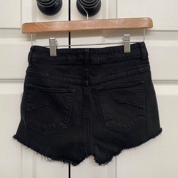 Aritzia Talula Black Denim Shorts - Picture 3 of 5